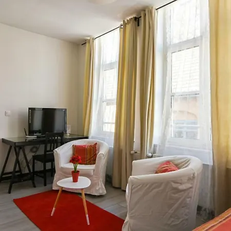 Cozy Studio Close To Train Stations And Old *