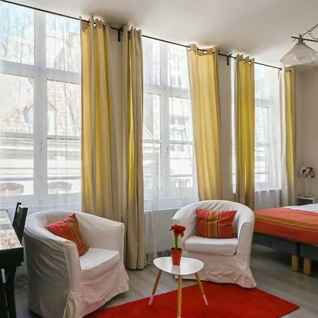 Cozy Studio Close To Train Stations And Old
